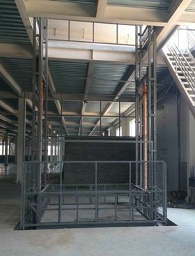 四川升降平台液压系统的维护方法与措施，成都见田科技是西南专业的生产成都升降机和四川升降货梯的厂家，欢迎咨询参观。   